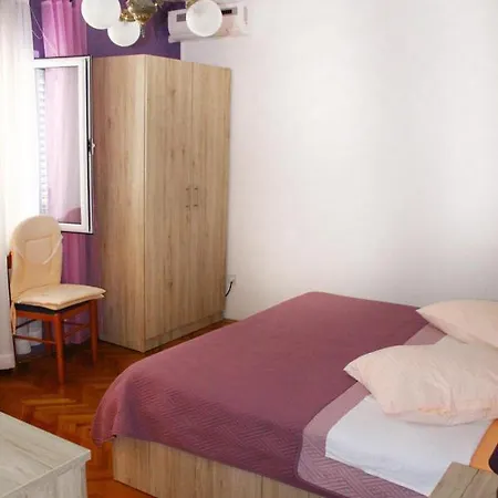 Apartman Slavica Apartment *